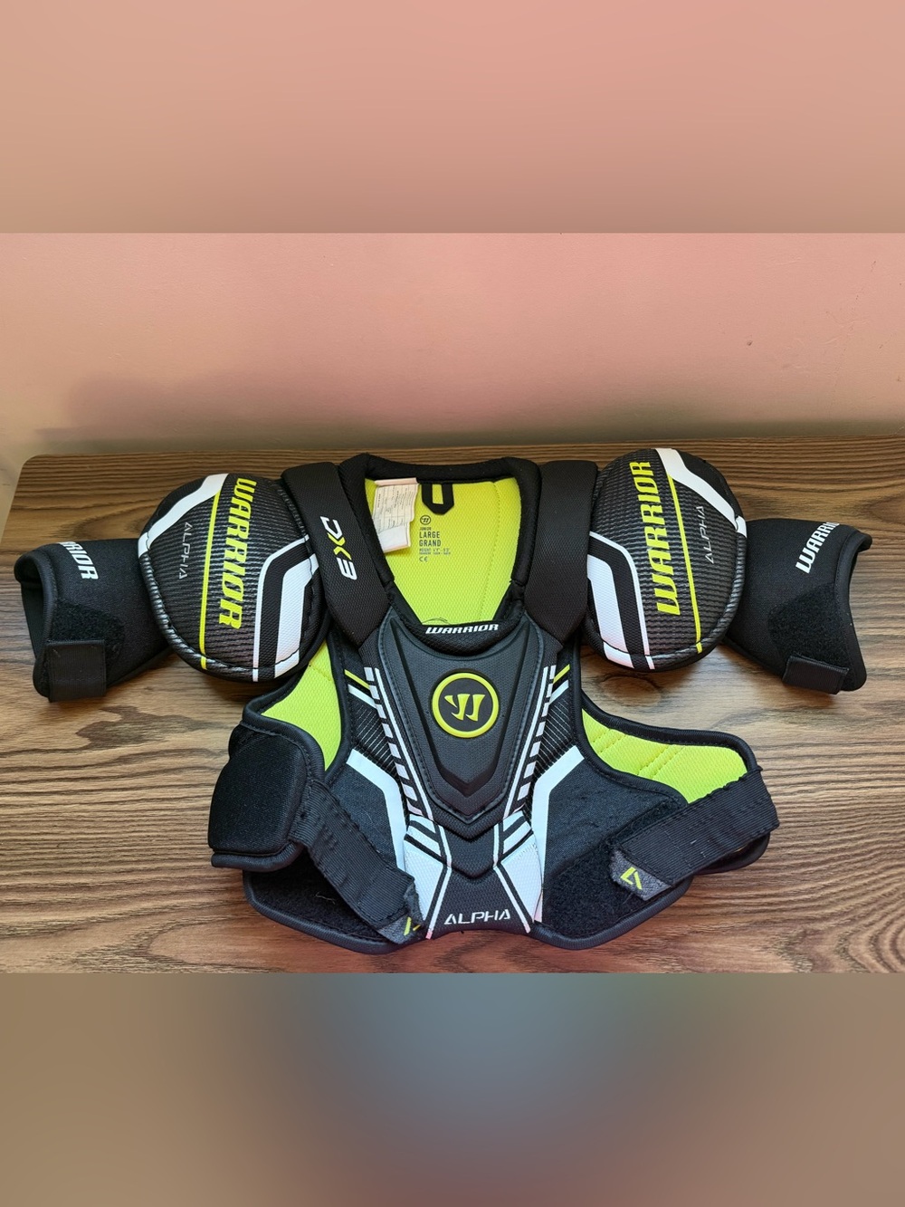 Used Warrior ALPHA DX3 Junior Shoulder Pads large